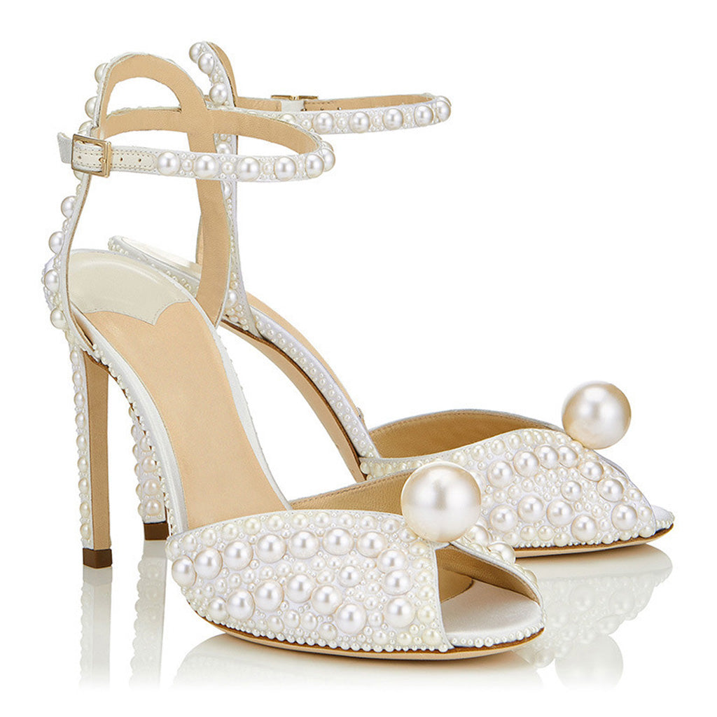 Sandalias de tacón de aguja con perlas elegantes