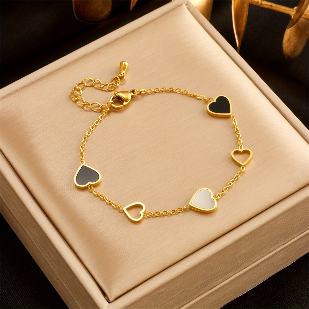 Pulsera de corazones Amore