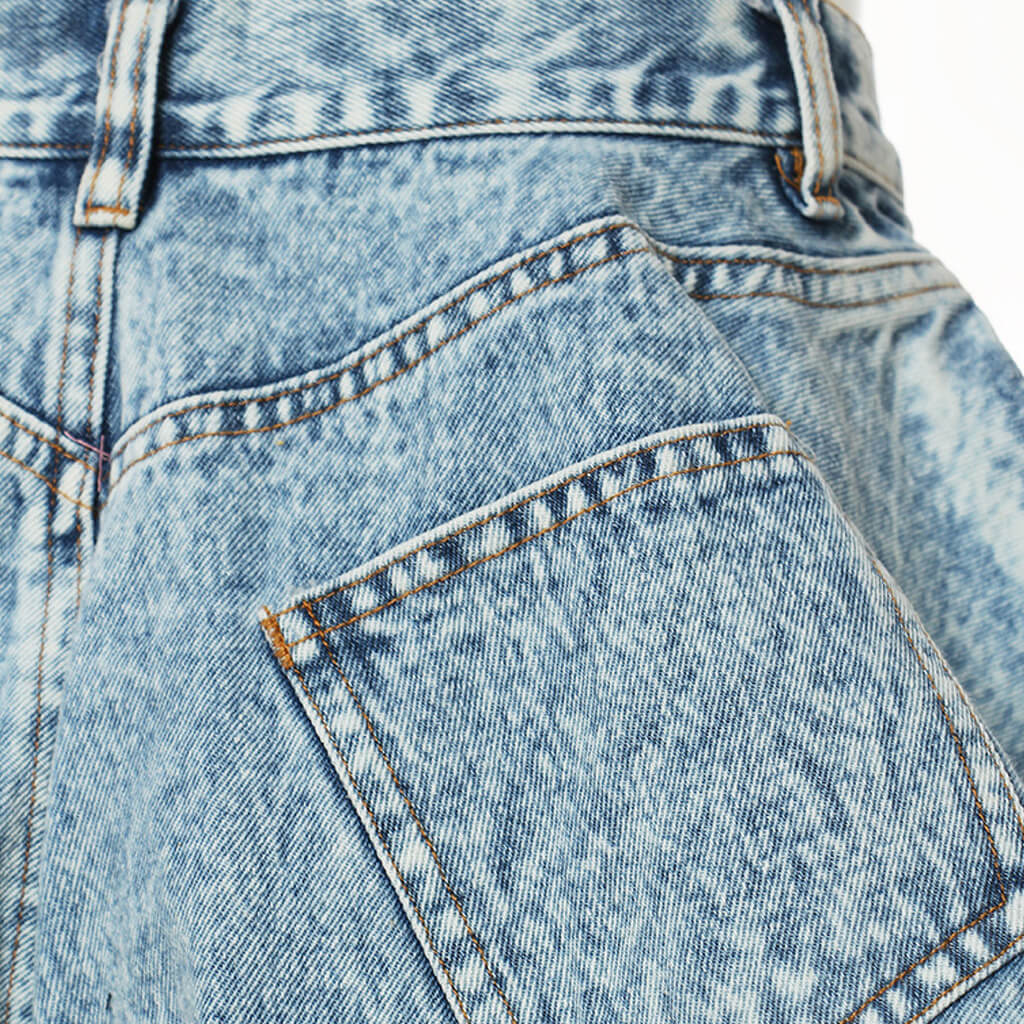 Shorts vaqueros con flecos de cristal